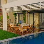 Villa Aleph-kiralik Muestakil Havuzlu Luex