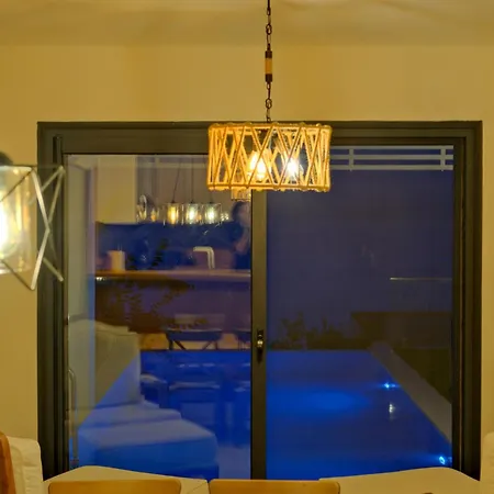 Aleph-kiralik Muestakil Havuzlu Luex