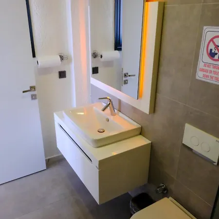 Aleph-kiralik Muestakil Havuzlu Luex Villa *