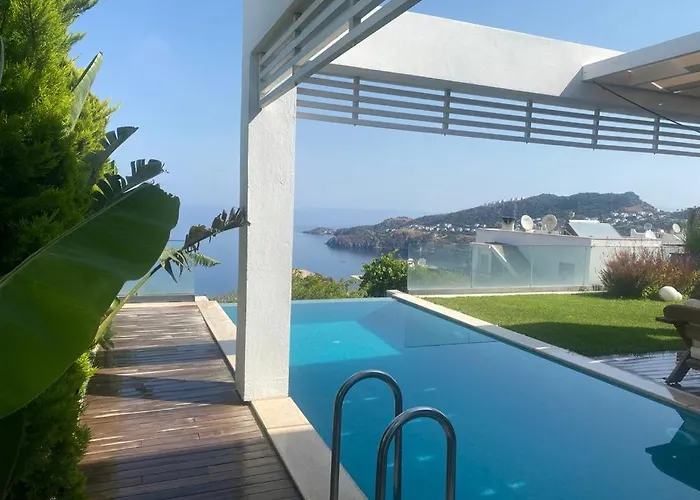 Aleph-kiralik Muestakil Havuzlu Luex Villa *