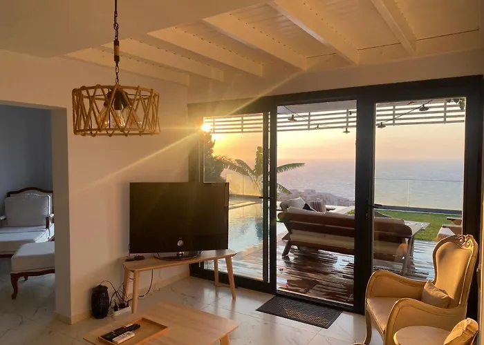 Aleph-kiralik Muestakil Havuzlu Luex Villa *