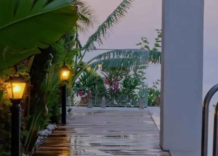 Aleph-kiralik Muestakil Havuzlu Luex Villa *