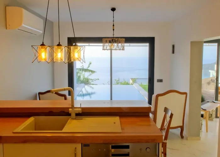 Aleph-kiralik Muestakil Havuzlu Luex