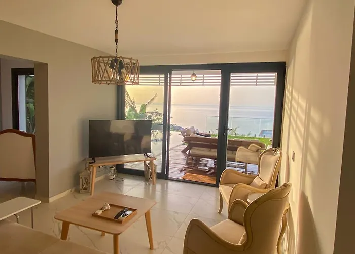 Aleph-kiralik Muestakil Havuzlu Luex Villa *