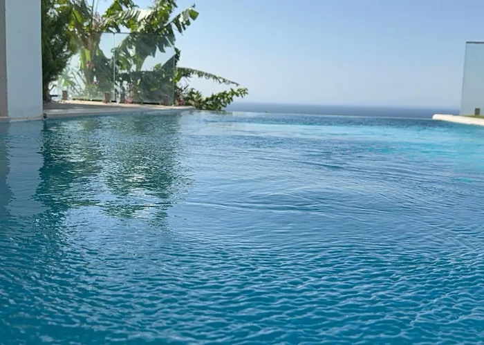 Aleph-kiralik Muestakil Havuzlu Luex *