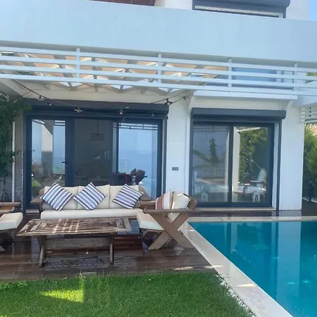 Vila Aleph-kiralik Muestakil Havuzlu Luex