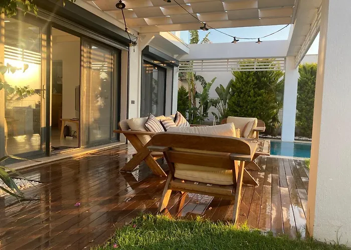 Aleph-kiralik Muestakil Havuzlu Luex *