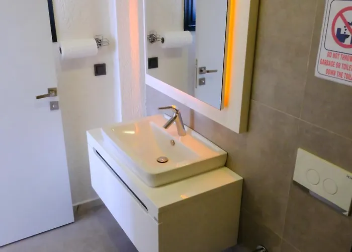 Aleph-kiralik Muestakil Havuzlu Luex Vilă *