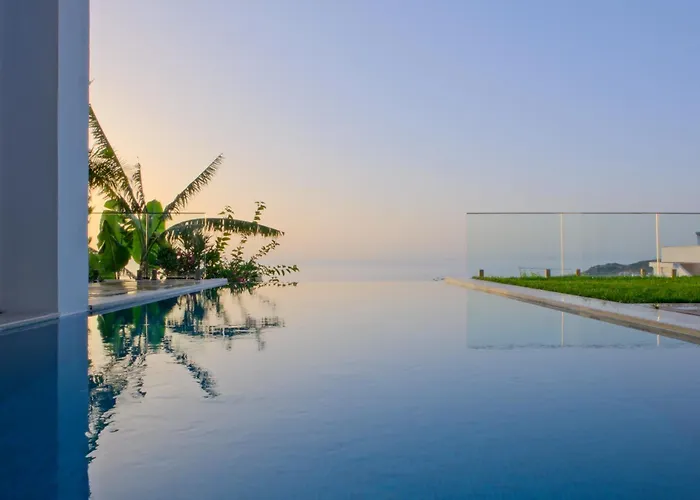 Aleph-kiralik Muestakil Havuzlu Luex Vilă *